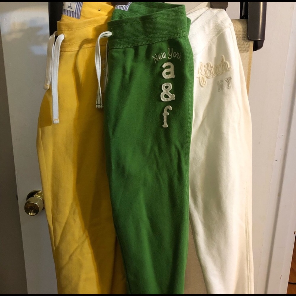 $10 for 3 pair Abercrombie sweat pants 👖